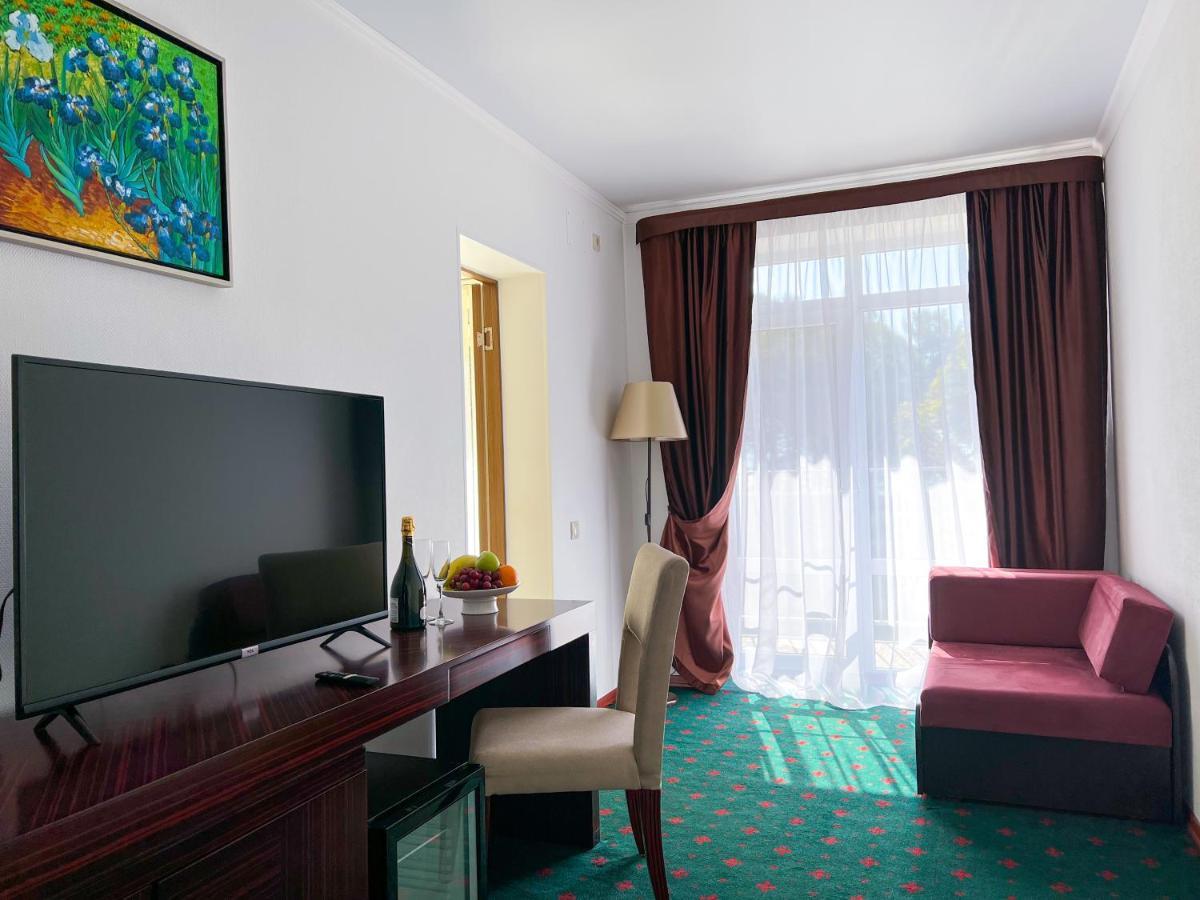 Wellness Park Hotel Gagra All-Inclusive Екстериор снимка